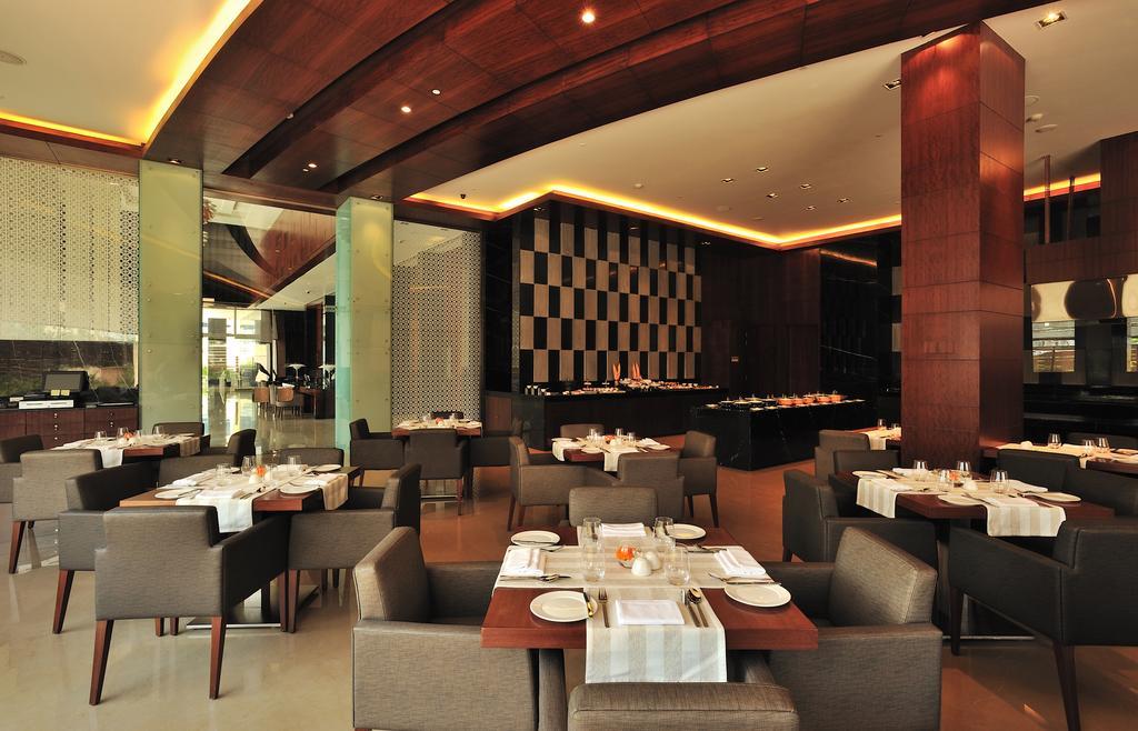 The Anya Hotel-Golf Course Road غورغاون المظهر الخارجي الصورة