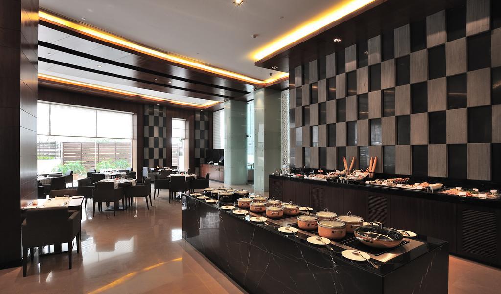 The Anya Hotel-Golf Course Road غورغاون المظهر الخارجي الصورة