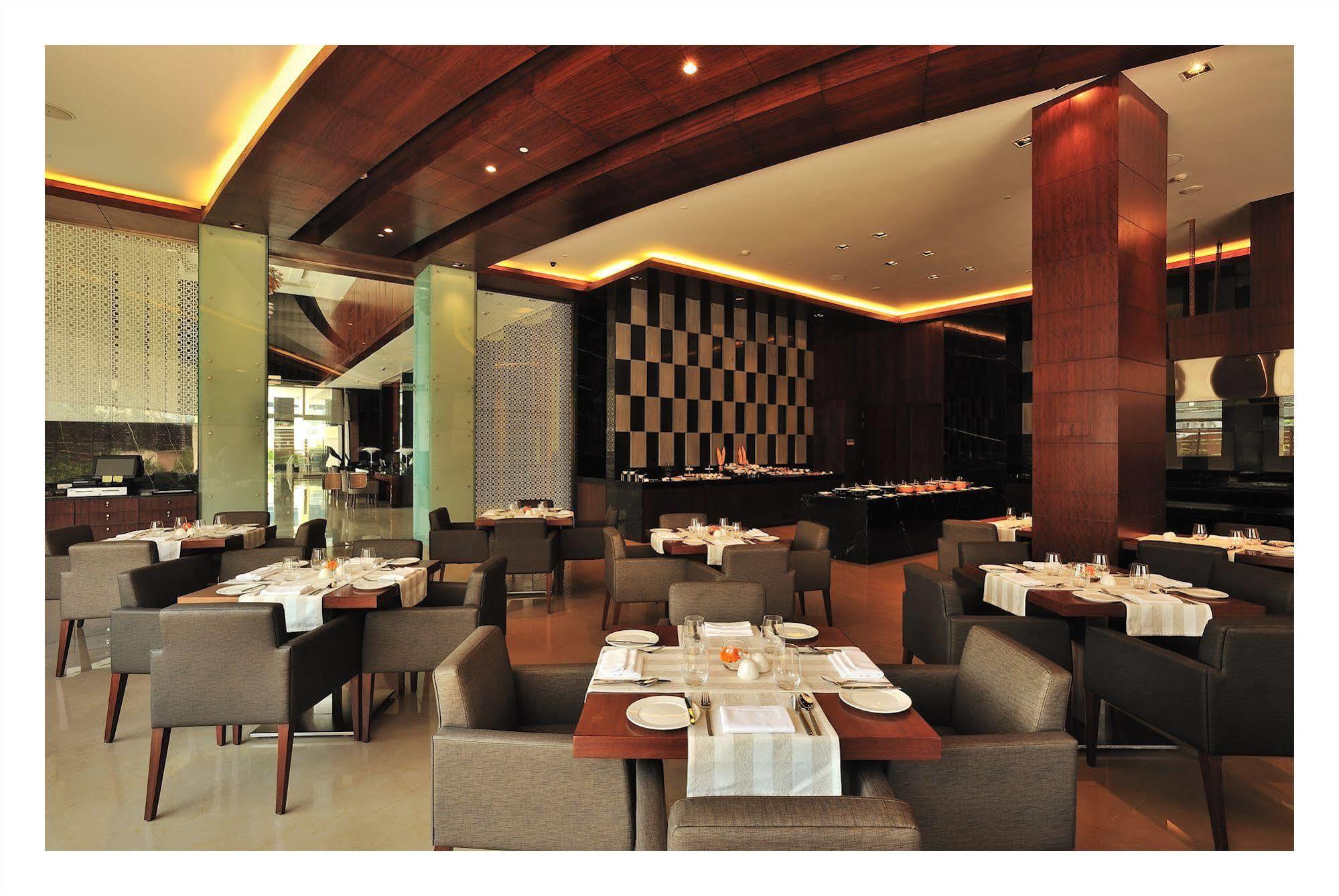 The Anya Hotel-Golf Course Road غورغاون المظهر الخارجي الصورة