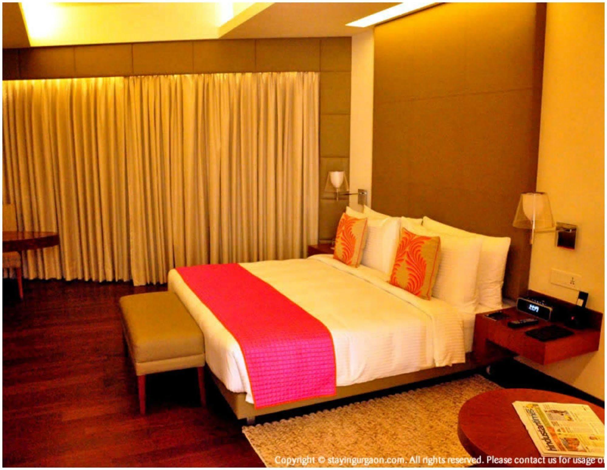 The Anya Hotel-Golf Course Road غورغاون المظهر الخارجي الصورة