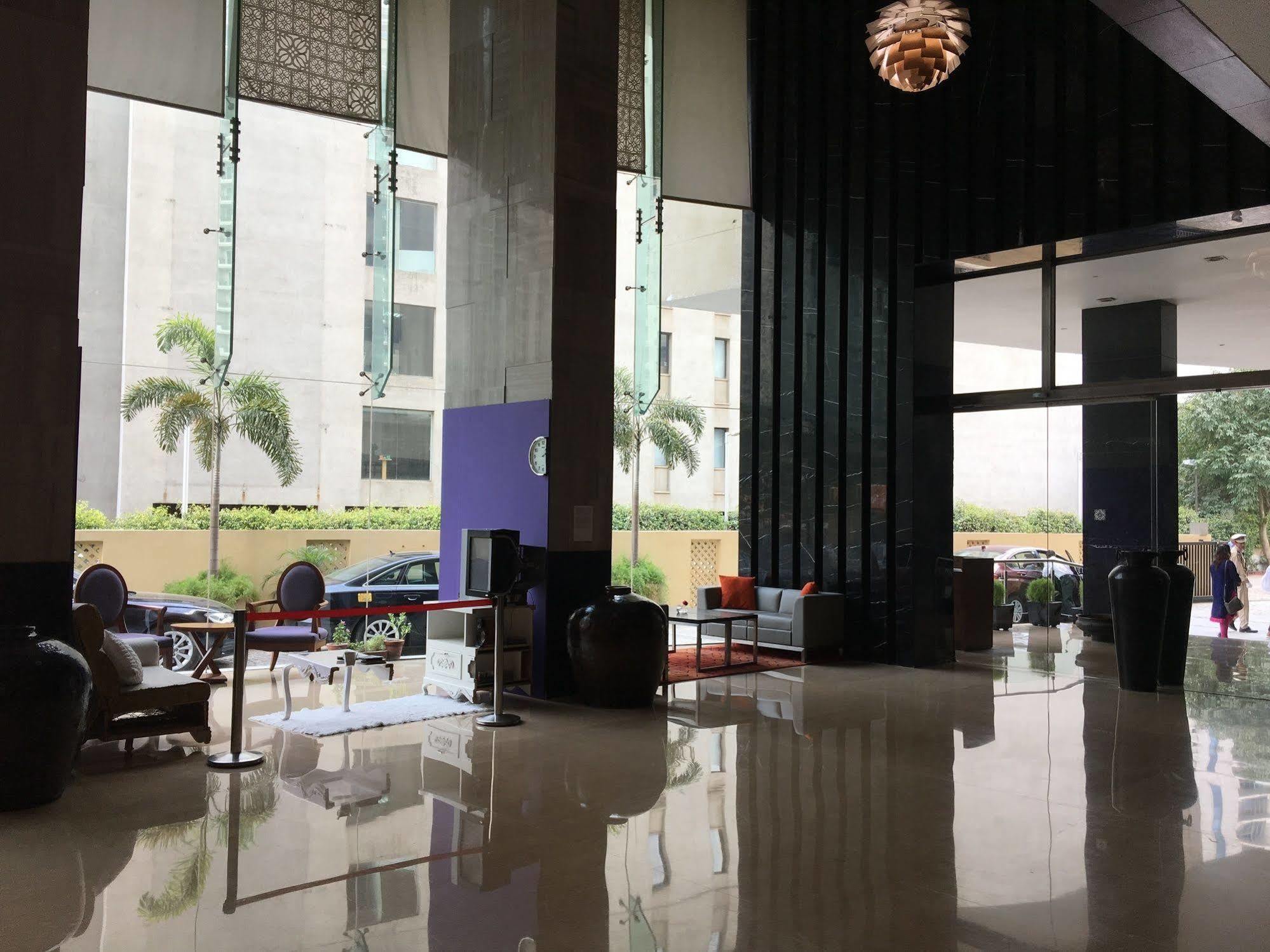 The Anya Hotel-Golf Course Road غورغاون المظهر الخارجي الصورة